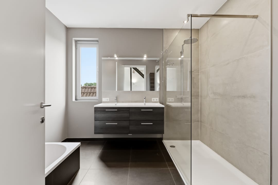 Luxury Semi-Detached Home with Panoramic Nature Views and Private Wellness Area — 52