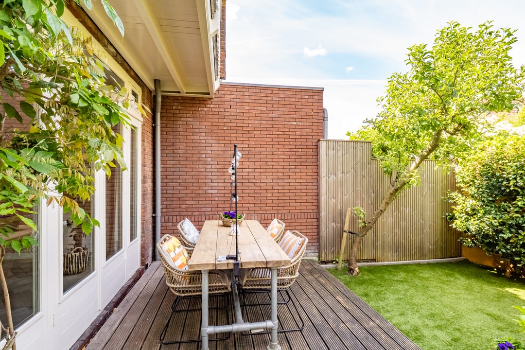Charming 1930s Family Home with Five Bedrooms in Popular Tuindorp — 22