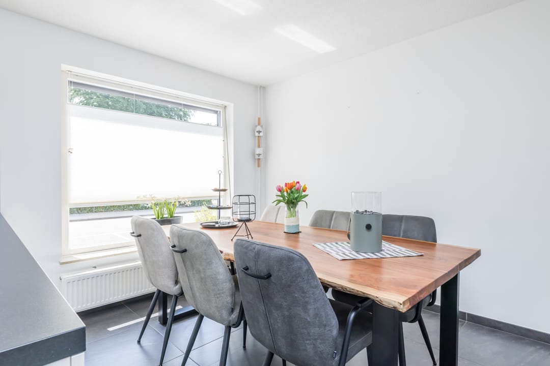 Move-in Ready Semi-Detached Family Home with Garage in Heerlen — 17
