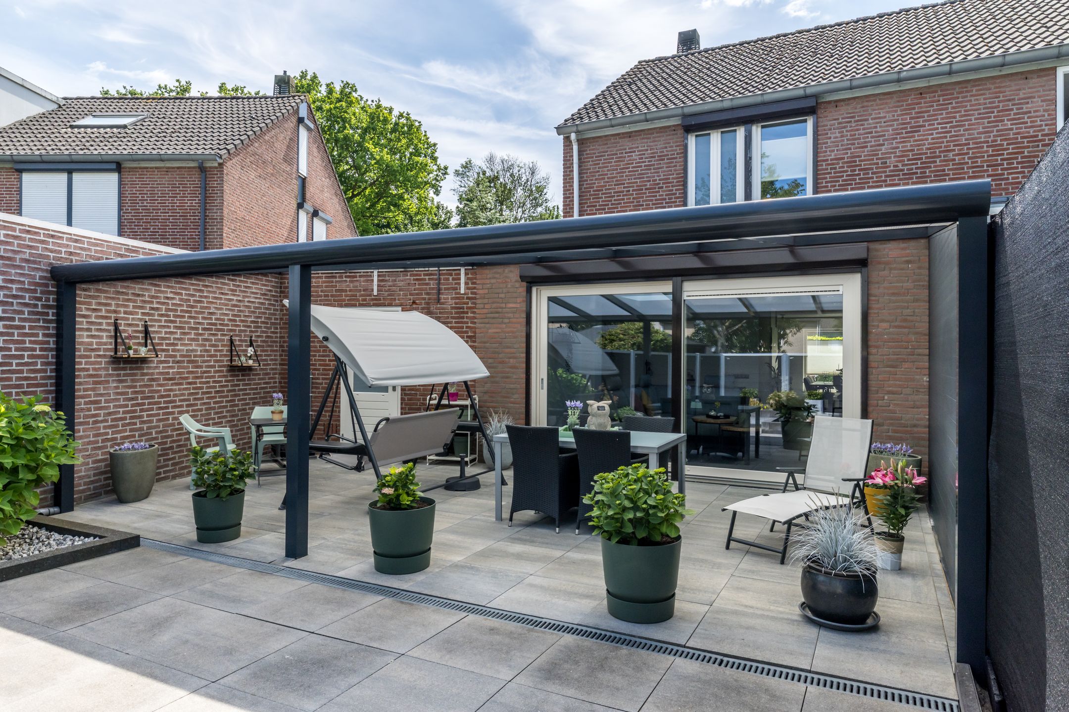 Move-in Ready Semi-Detached Family Home with Garage in Heerlen — 36