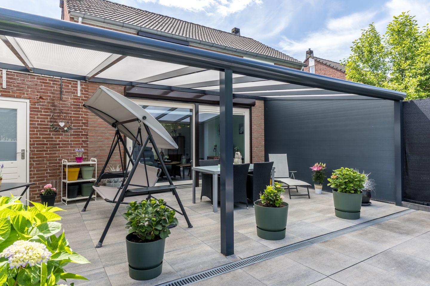 Move-in Ready Semi-Detached Family Home with Garage in Heerlen — 35