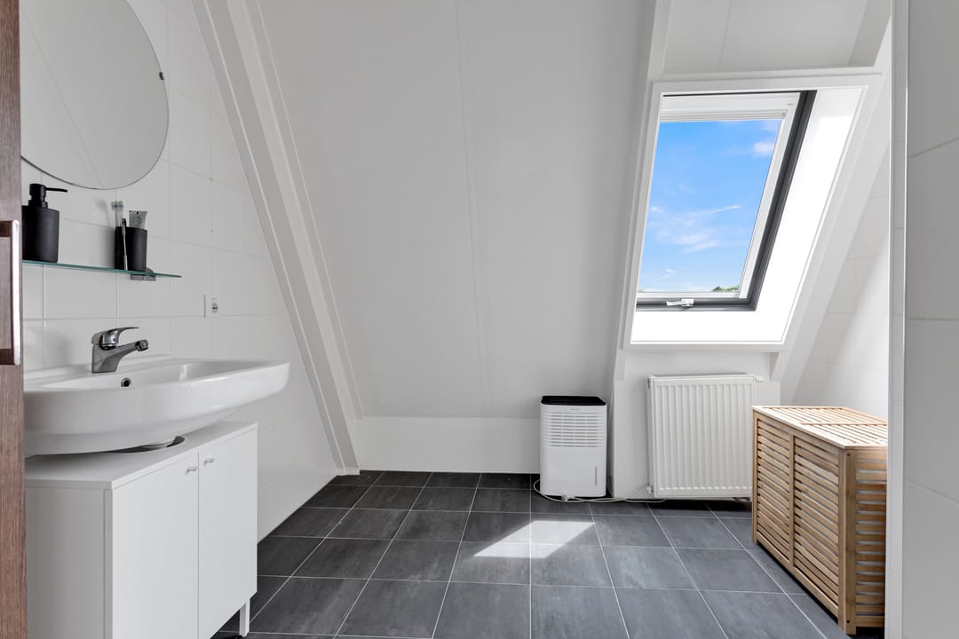 Well-Maintained Penthouse in the Heart of Ermelo — 23