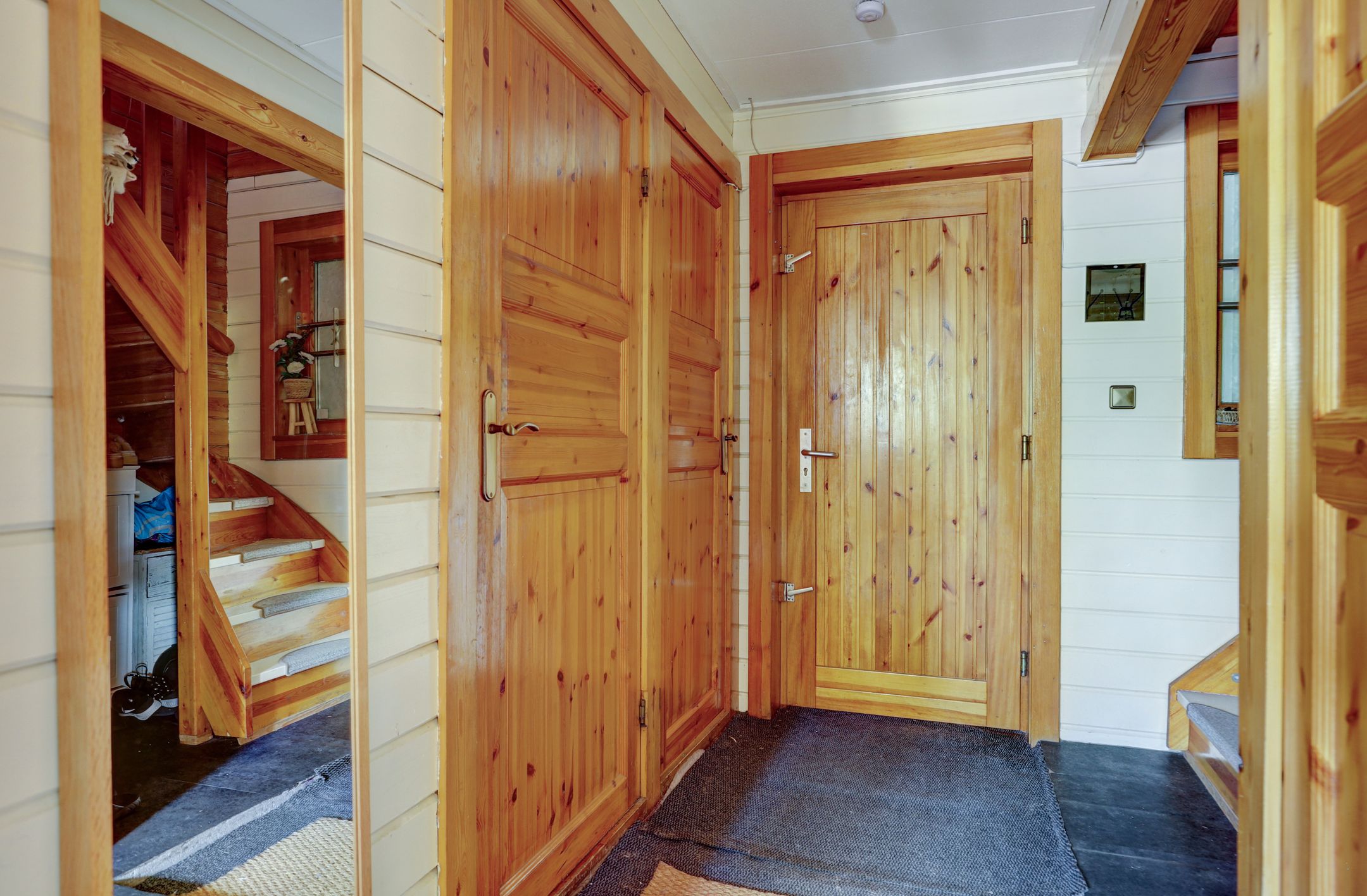 Characteristic Detached Finn House with Five Bedrooms and Holiday-Feel Garden in Hoofddorp — 27
