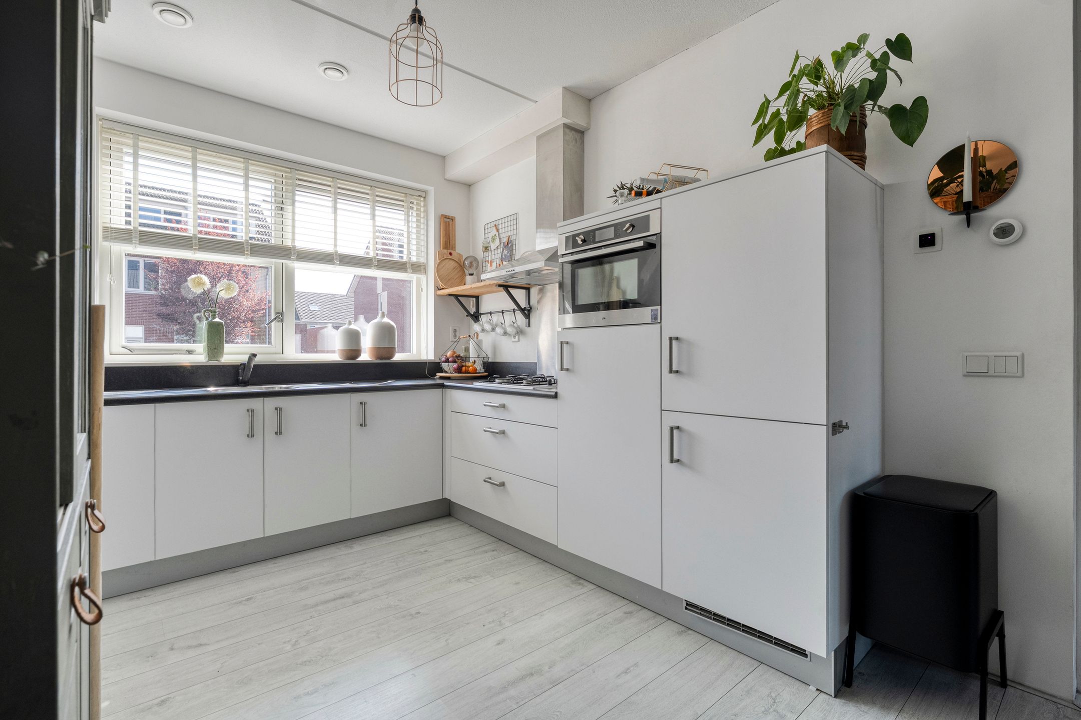 Modern Energy-Efficient Terraced House with South-Facing Garden — 12