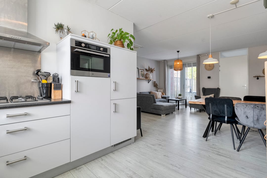Modern Energy-Efficient Terraced House with South-Facing Garden — 11