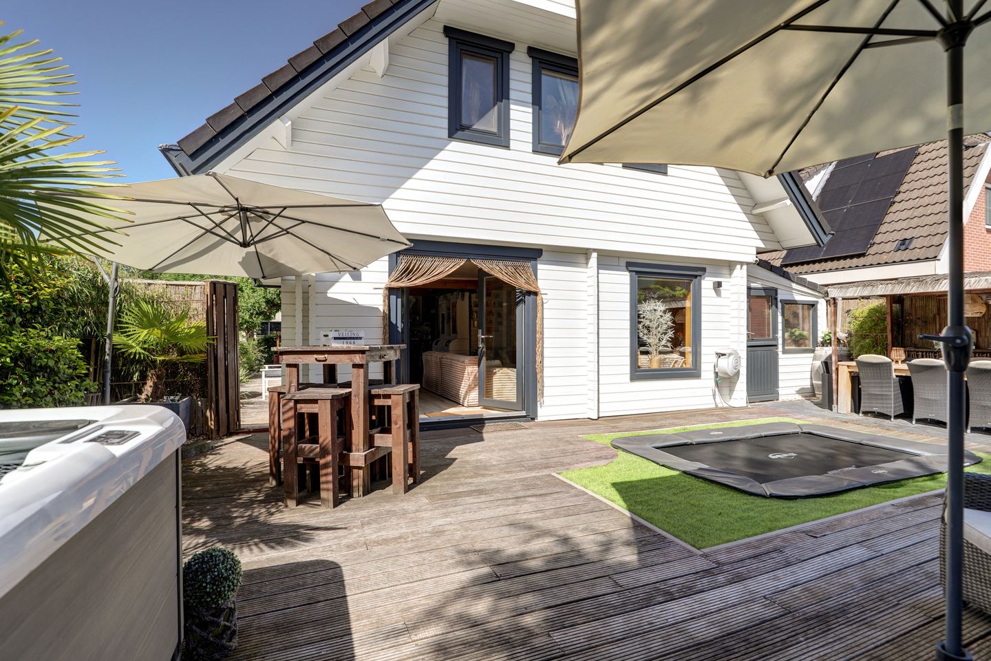 Characteristic Detached Finn House with Five Bedrooms and Holiday-Feel Garden in Hoofddorp — 49