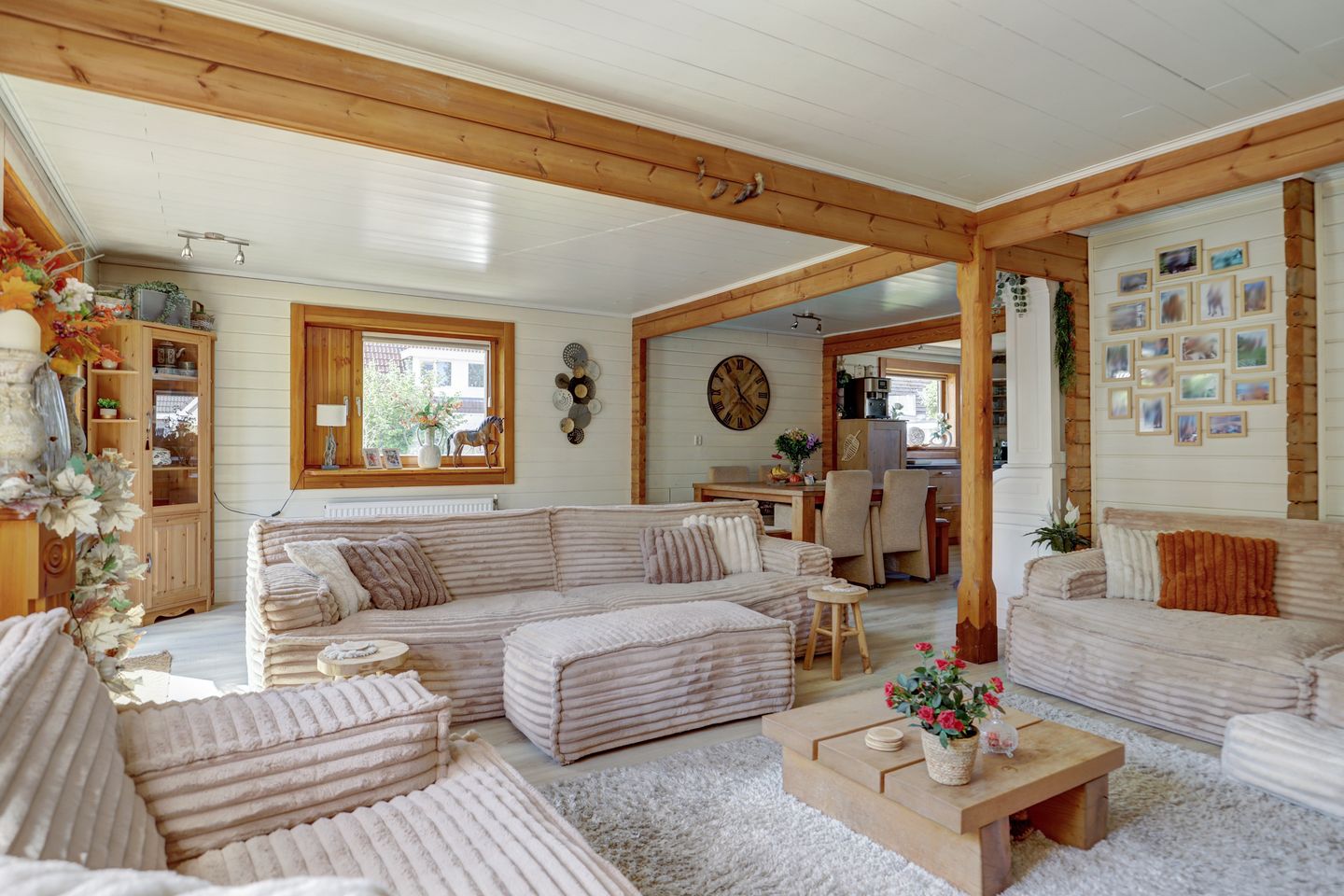 Characteristic Detached Finn House with Five Bedrooms and Holiday-Feel Garden in Hoofddorp — 10