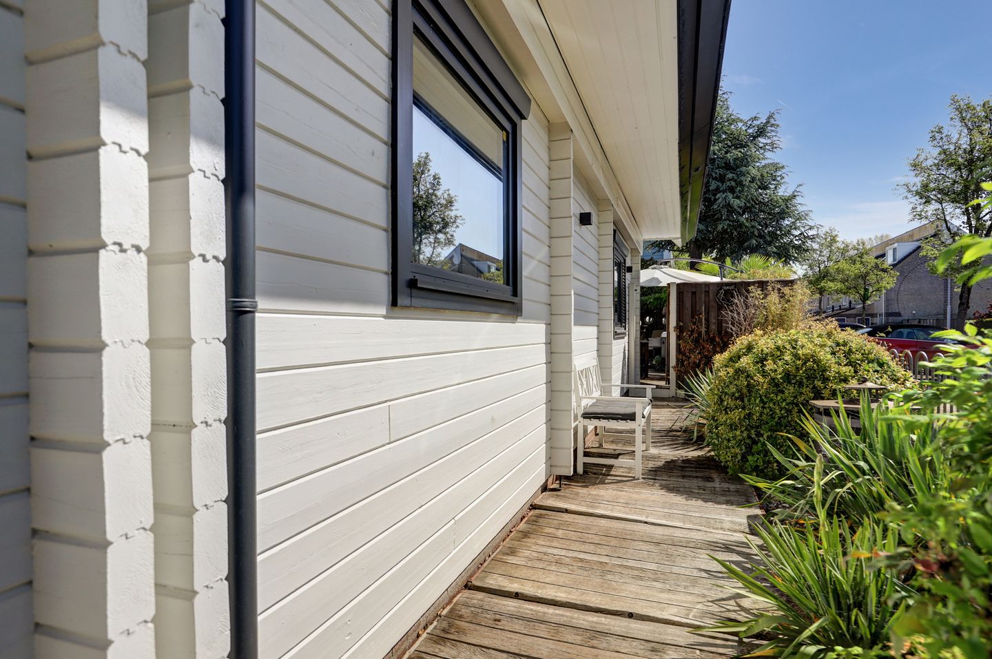 Characteristic Detached Finn House with Five Bedrooms and Holiday-Feel Garden in Hoofddorp — 55
