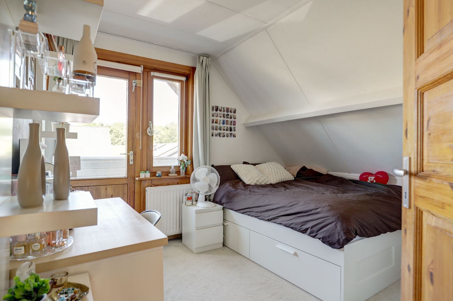 Characteristic Detached Finn House with Five Bedrooms and Holiday-Feel Garden in Hoofddorp — 34