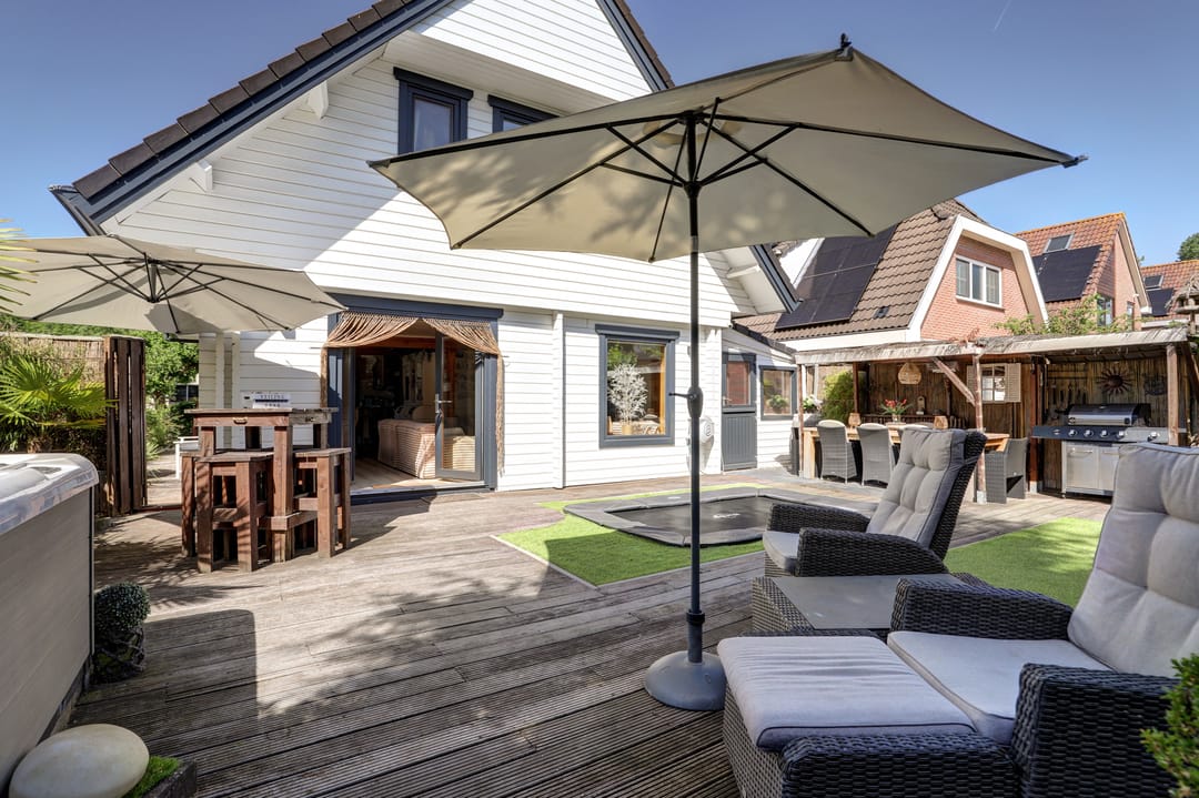 Characteristic Detached Finn House with Five Bedrooms and Holiday-Feel Garden in Hoofddorp — 13