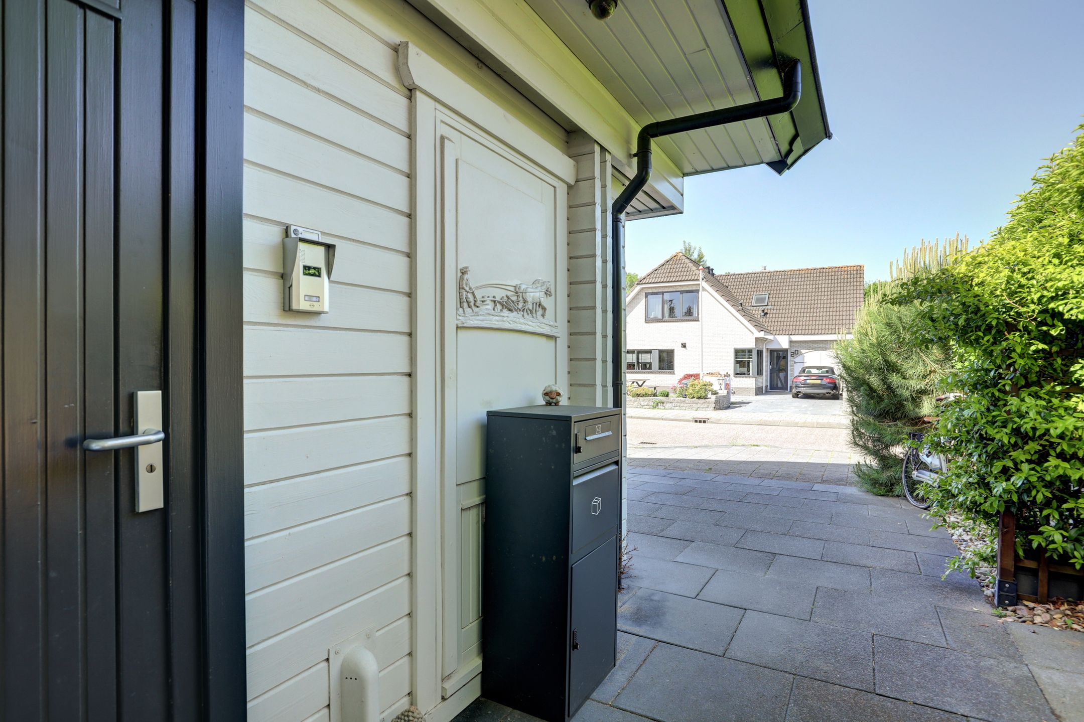 Characteristic Detached Finn House with Five Bedrooms and Holiday-Feel Garden in Hoofddorp — 57