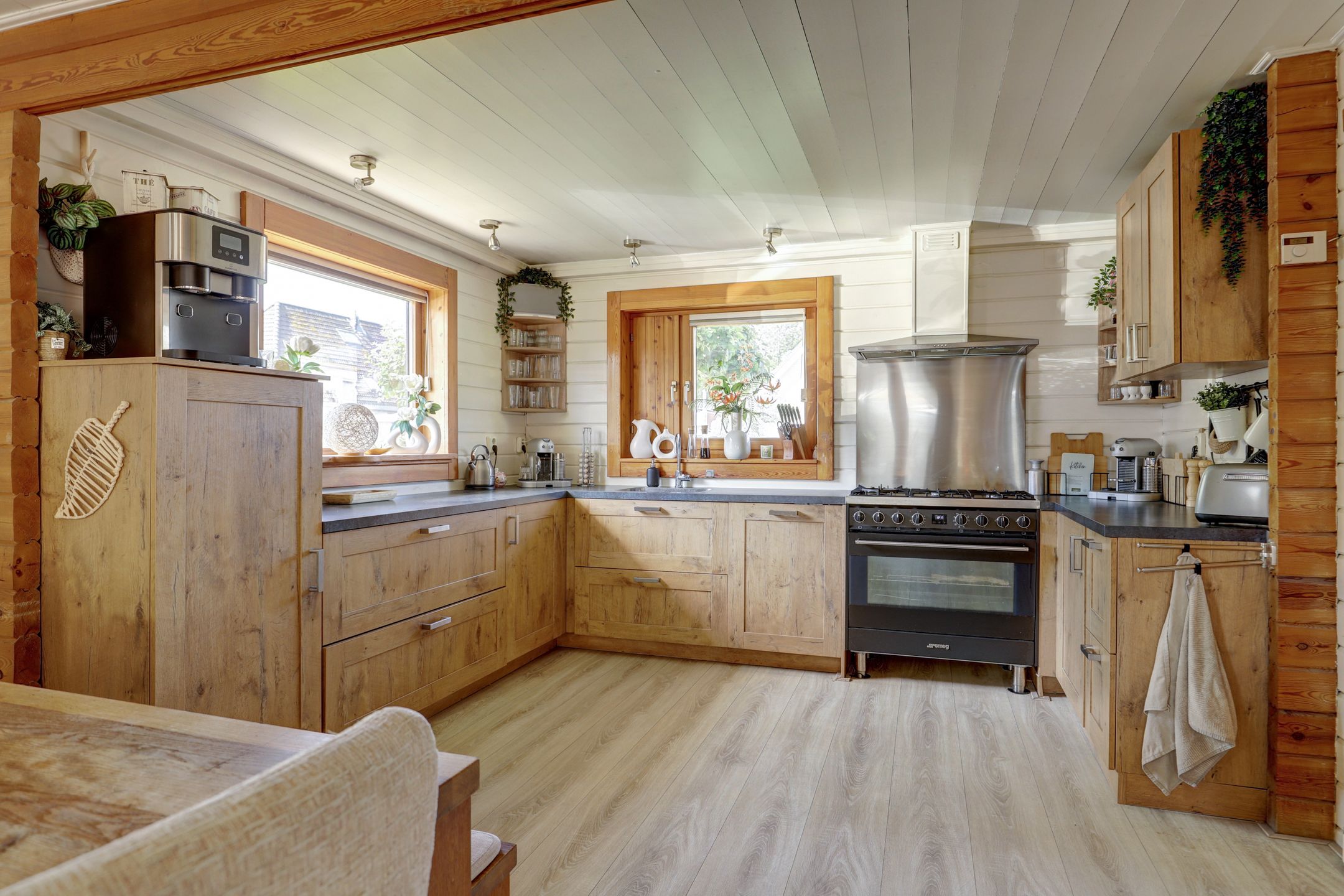 Characteristic Detached Finn House with Five Bedrooms and Holiday-Feel Garden in Hoofddorp — 15