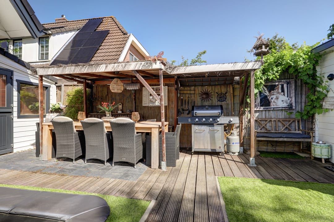 Characteristic Detached Finn House with Five Bedrooms and Holiday-Feel Garden in Hoofddorp — 52