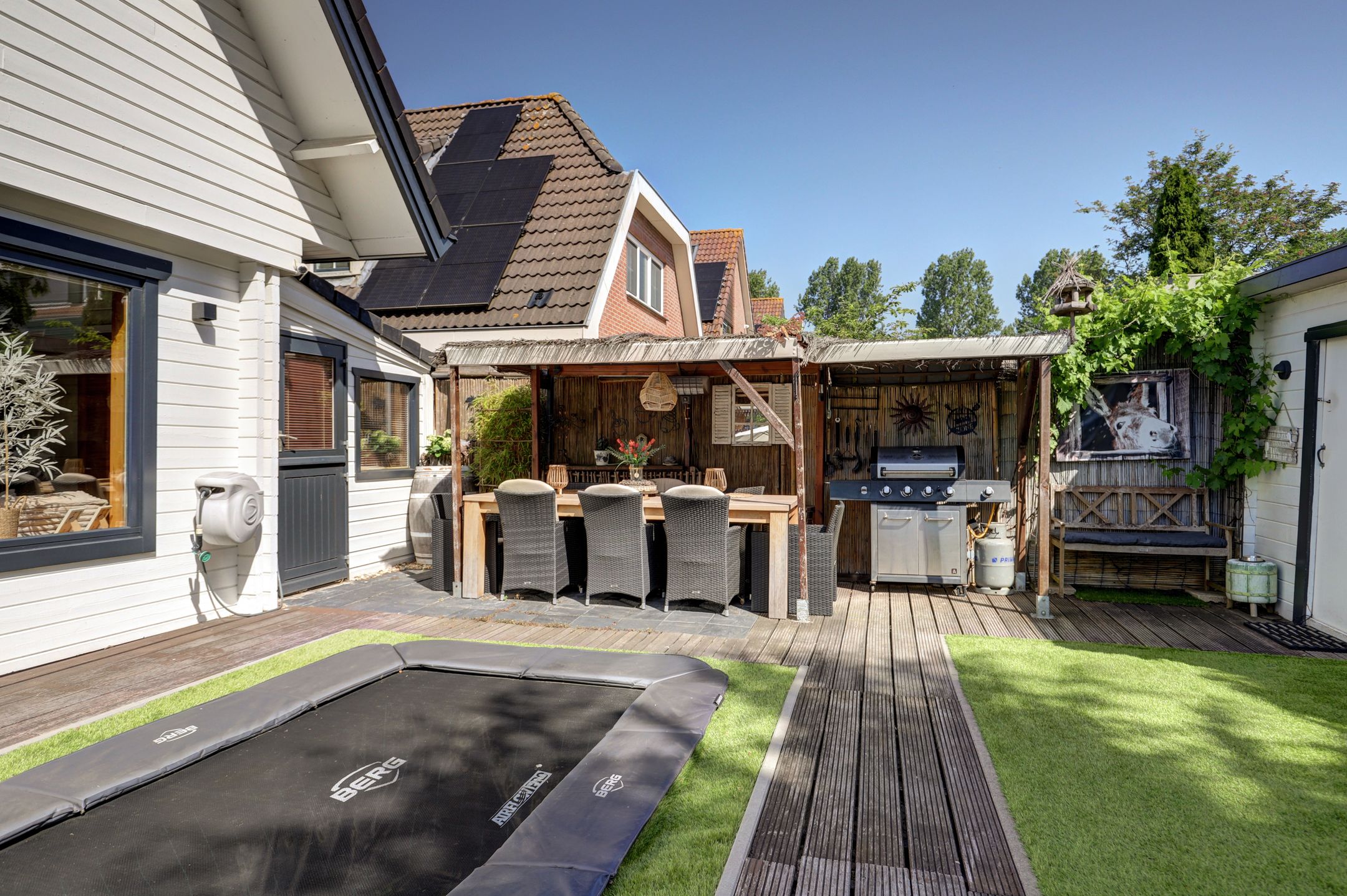 Characteristic Detached Finn House with Five Bedrooms and Holiday-Feel Garden in Hoofddorp — 51