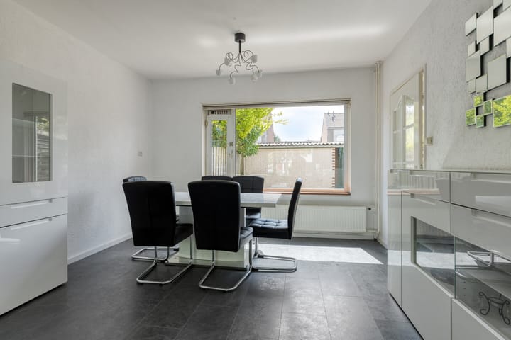 Photo 4 of Prins Clausstraat 19
