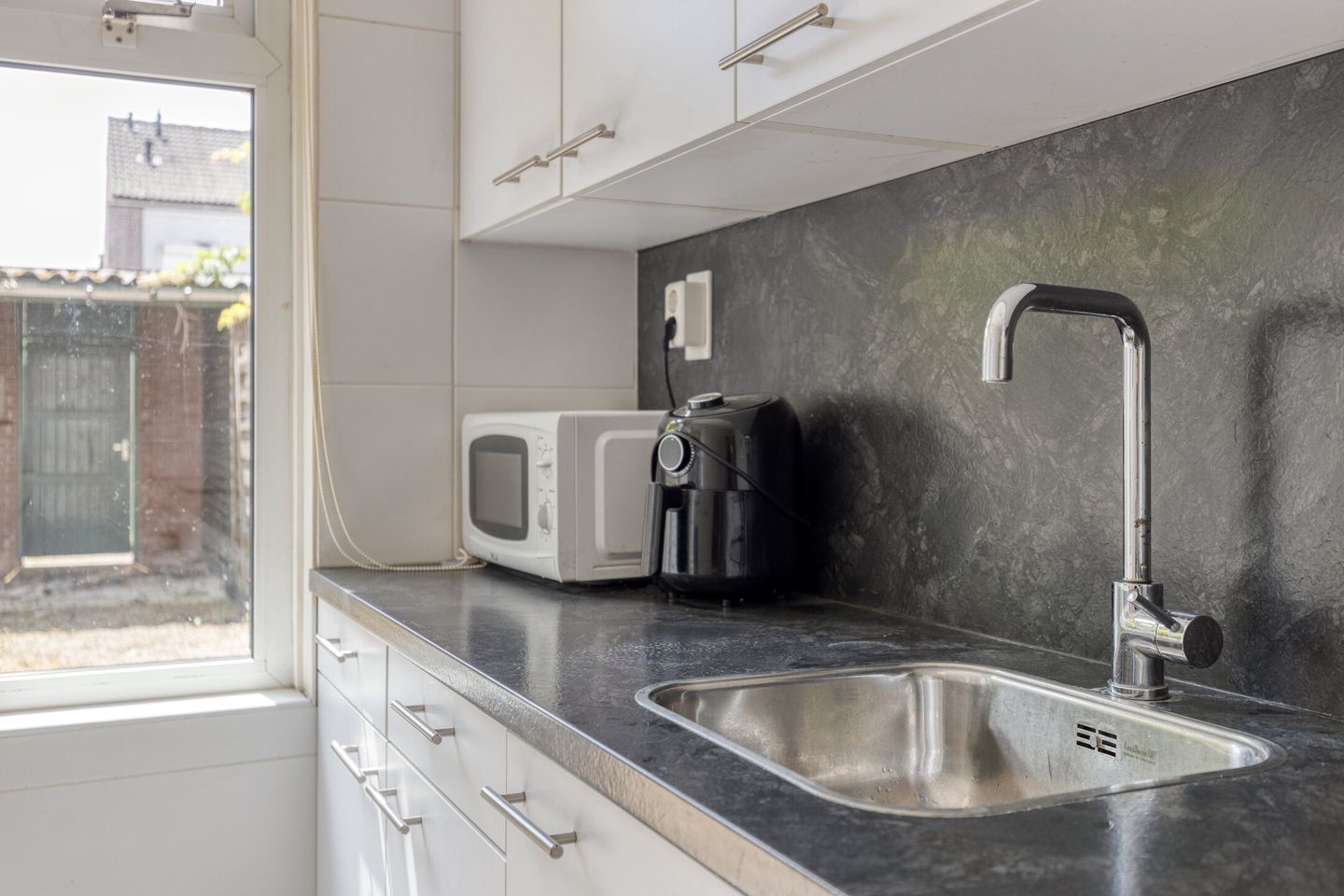 Photo 10 of Prins Clausstraat 19