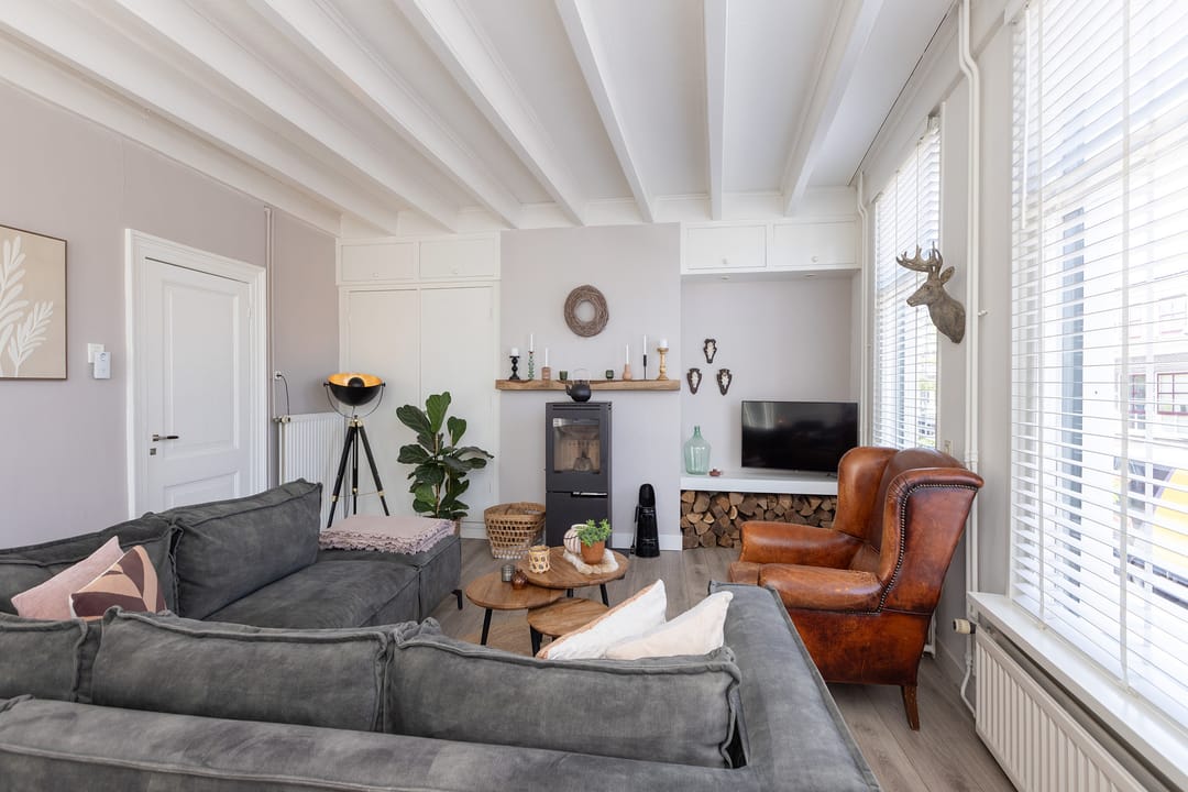 Monumental Upper Apartment with Rooftop Terrace in Borculo Center — 11