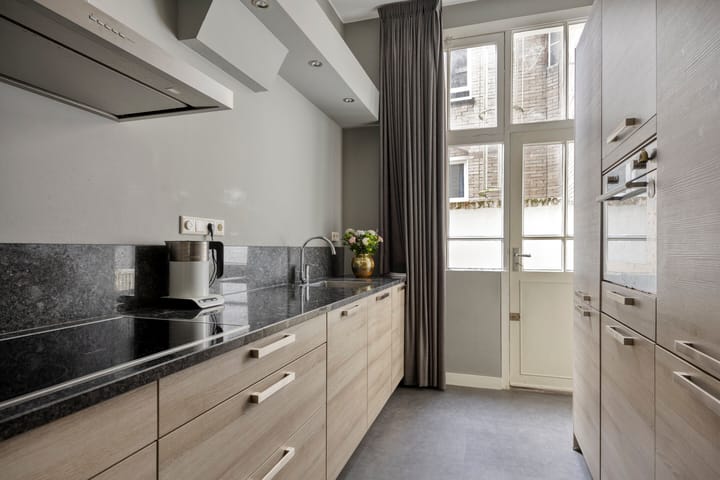 Photo 4 of Staringstraat 25