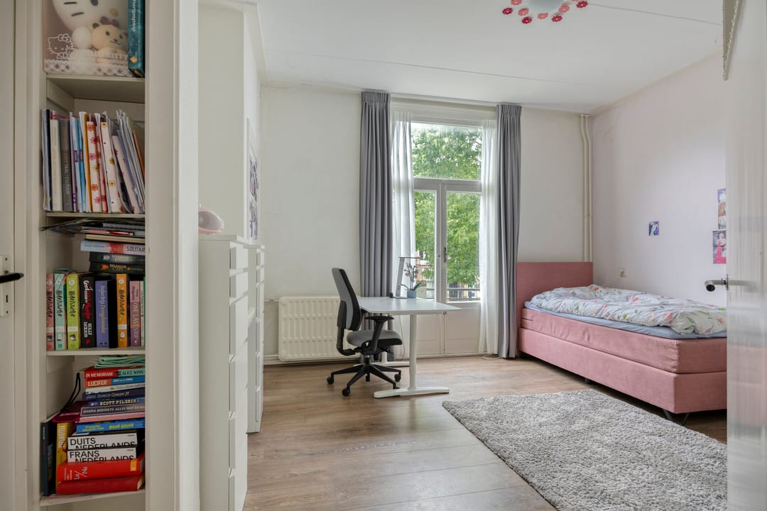 Photo 38 of Staringstraat 25