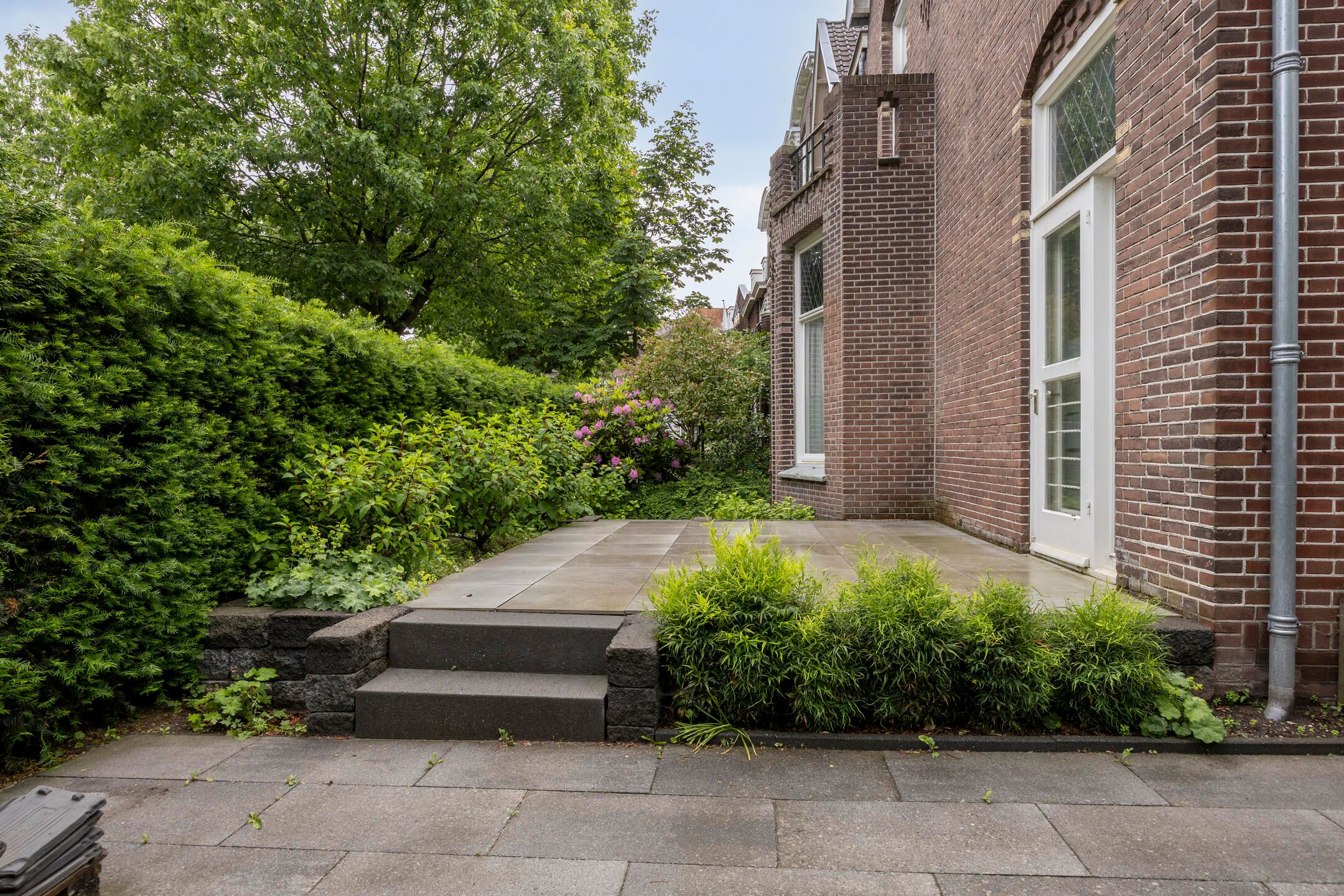 Photo 12 of Staringstraat 25