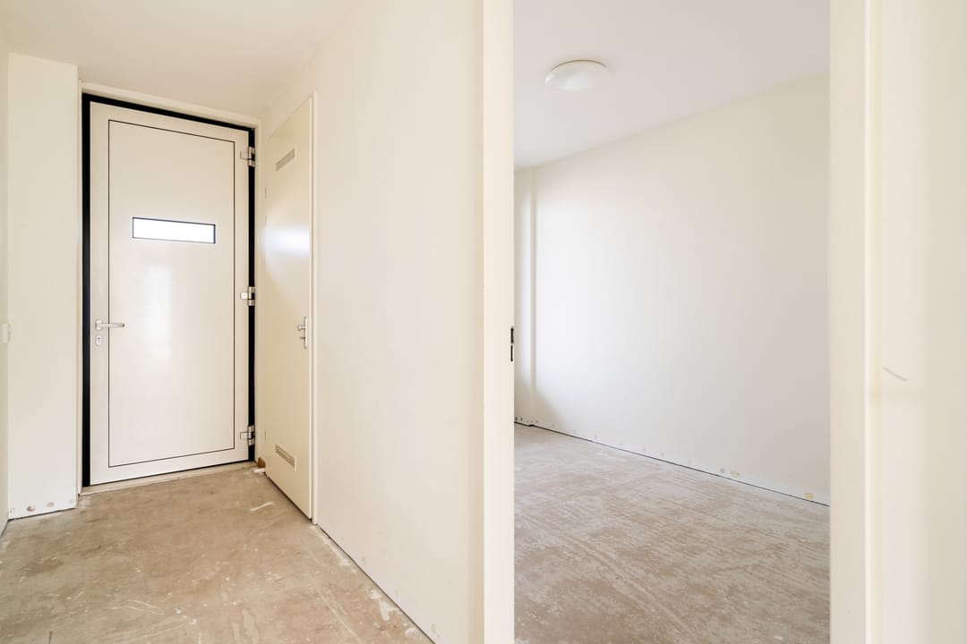Luxurious 3-Room Apartment with Terrace in Iconic De Karel Doorman Tower — 38