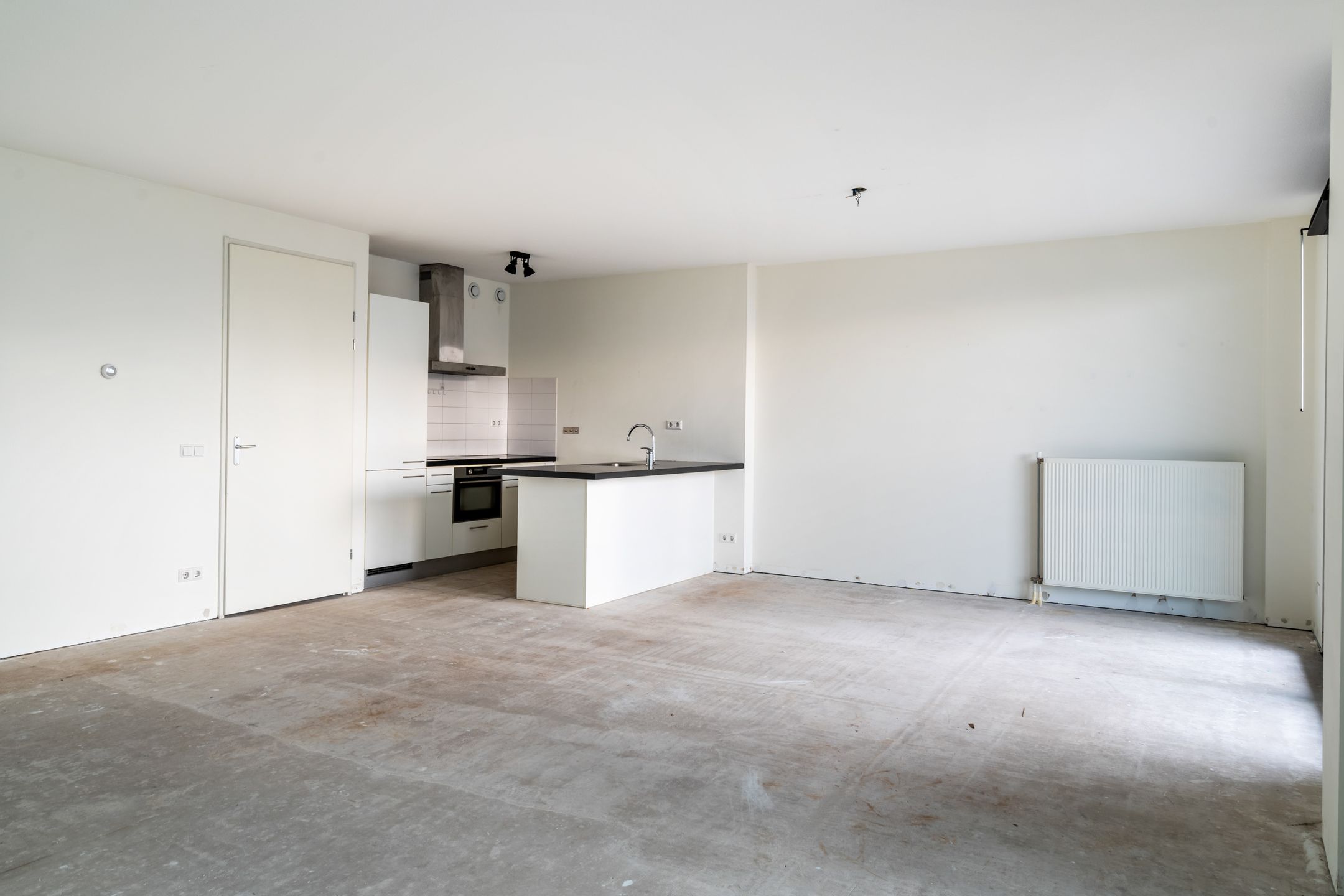Luxurious 3-Room Apartment with Terrace in Iconic De Karel Doorman Tower — 18