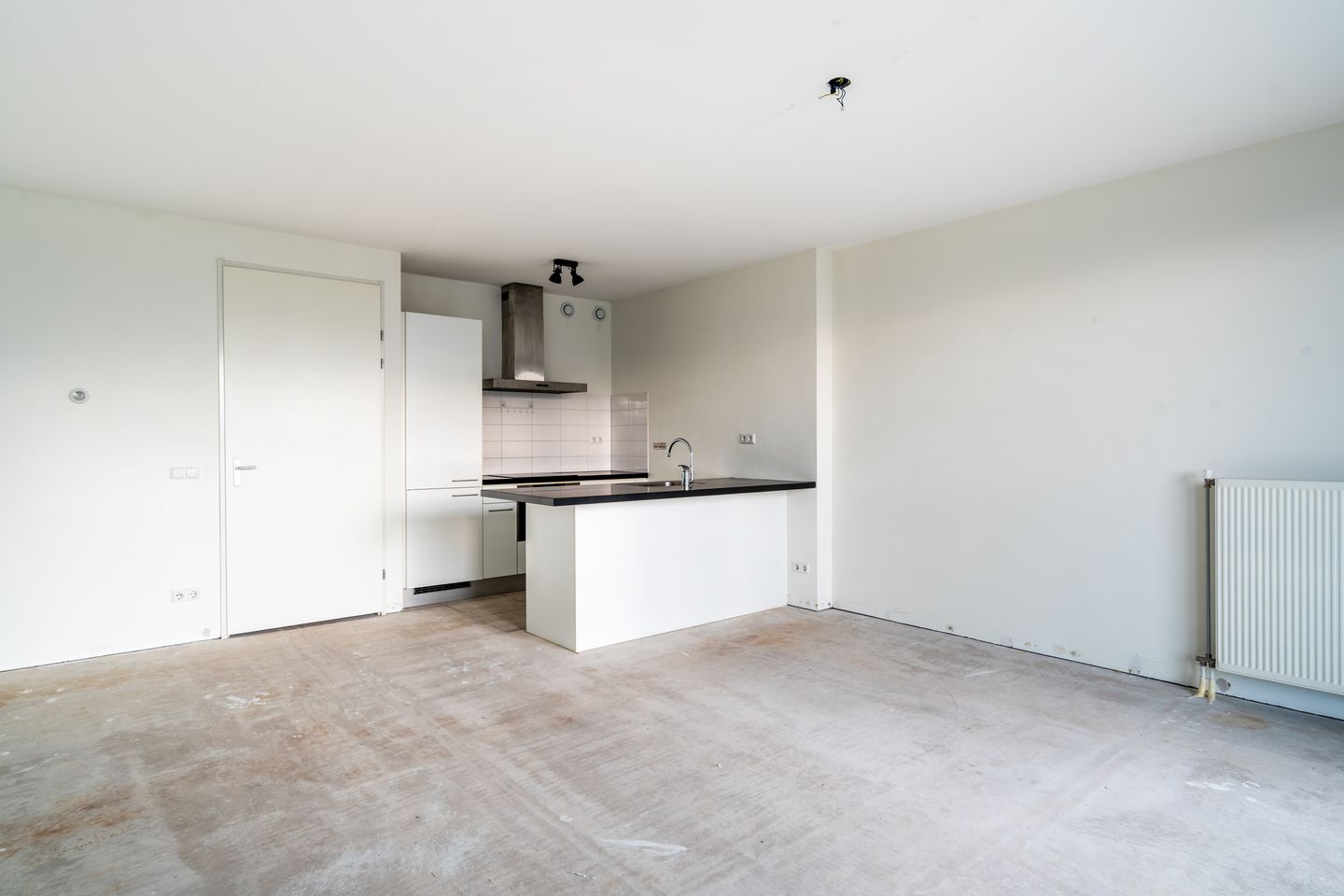 Luxurious 3-Room Apartment with Terrace in Iconic De Karel Doorman Tower — 19