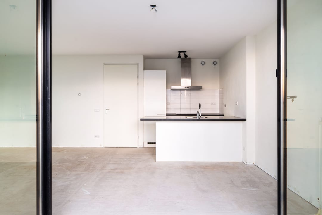 Luxurious 3-Room Apartment with Terrace in Iconic De Karel Doorman Tower — 37