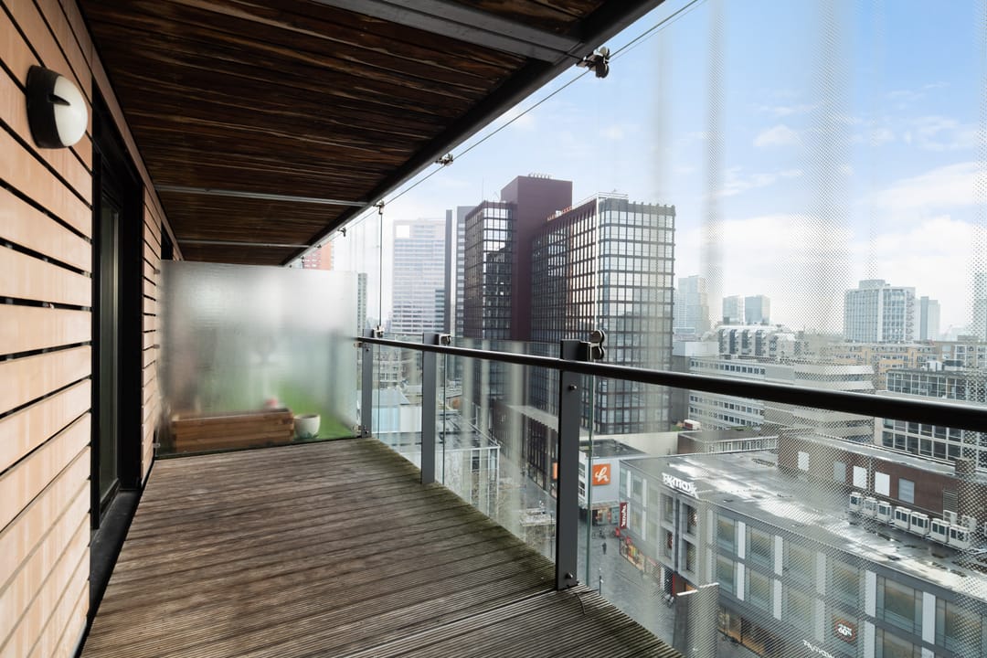 Luxurious 3-Room Apartment with Terrace in Iconic De Karel Doorman Tower — 32