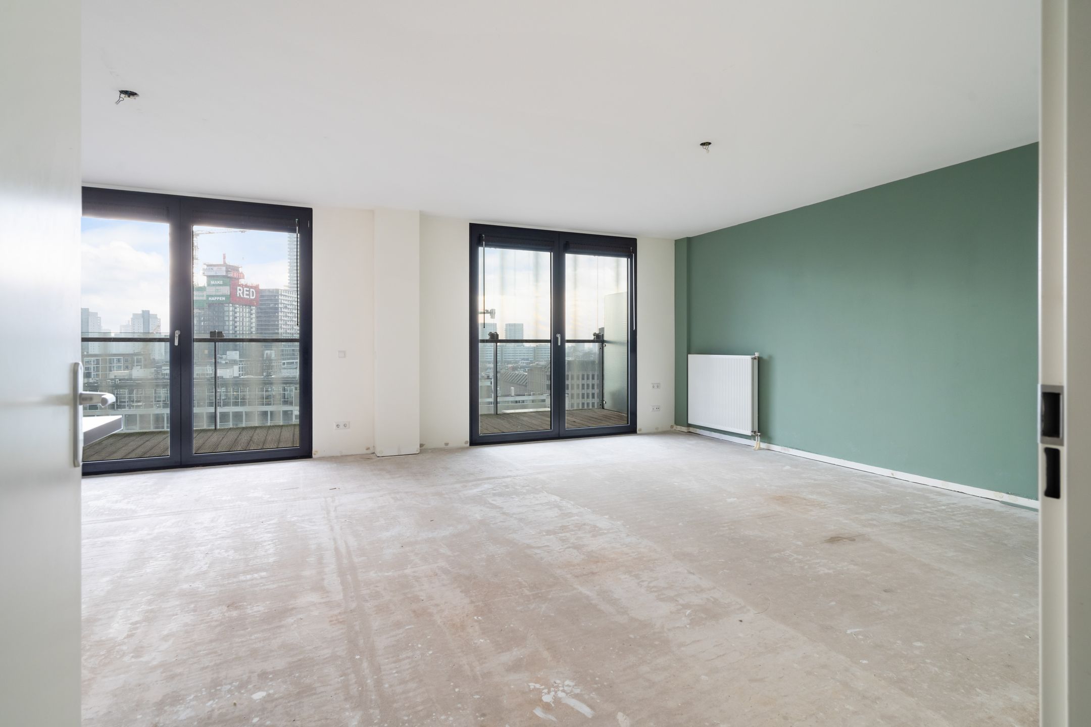 Luxurious 3-Room Apartment with Terrace in Iconic De Karel Doorman Tower — 12