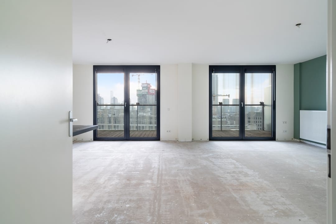 Luxurious 3-Room Apartment with Terrace in Iconic De Karel Doorman Tower — 11