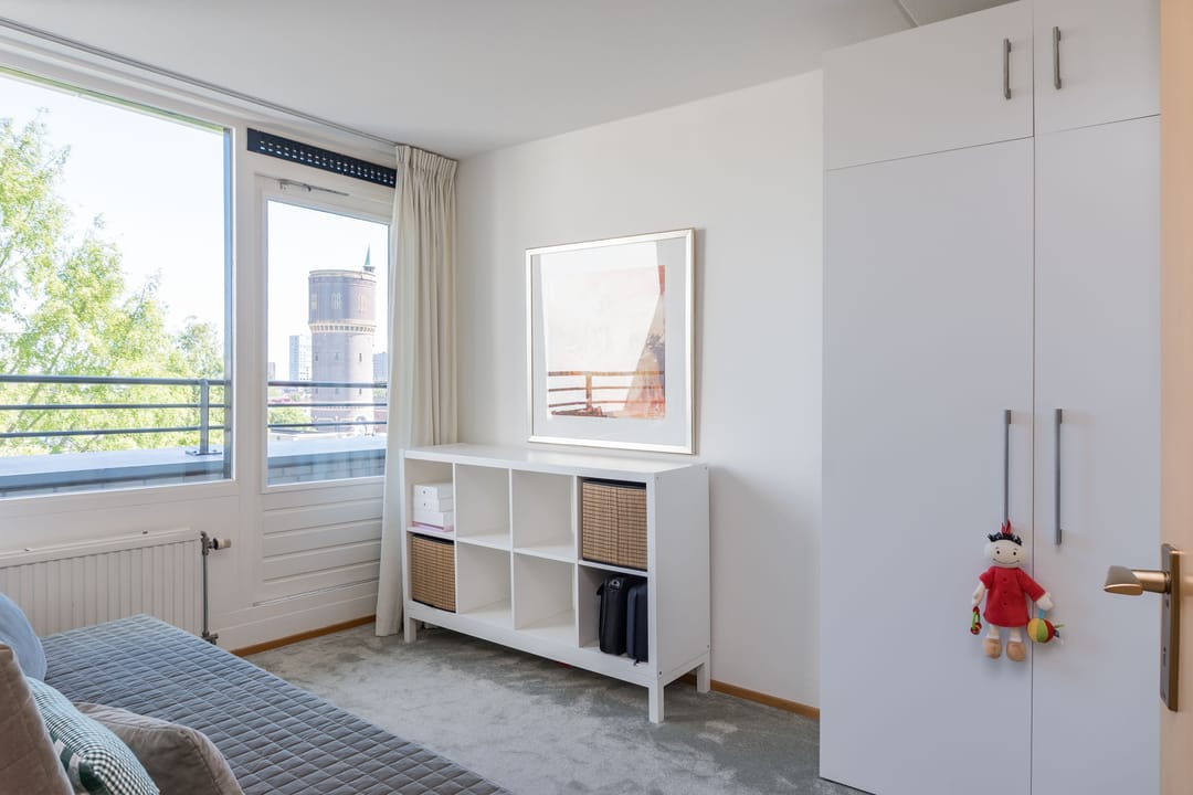 Spacious Penthouse with Park Views and Two Balconies — 37