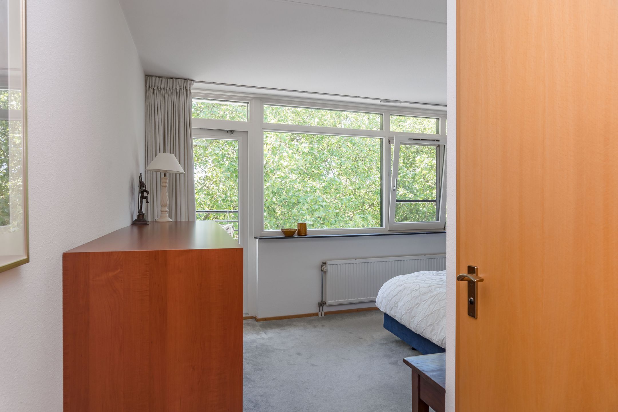 Spacious Penthouse with Park Views and Two Balconies — 27