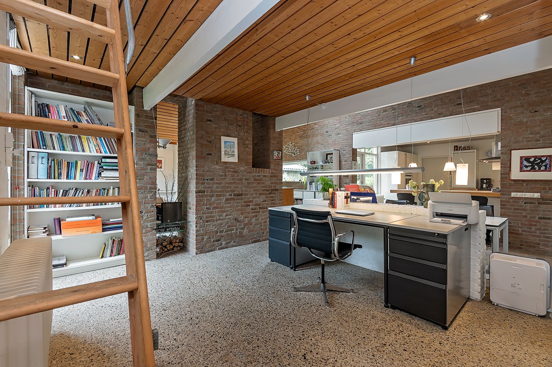 Spacious Detached Family Home in Tranquil Woodland Setting Near Nijmegen — 12