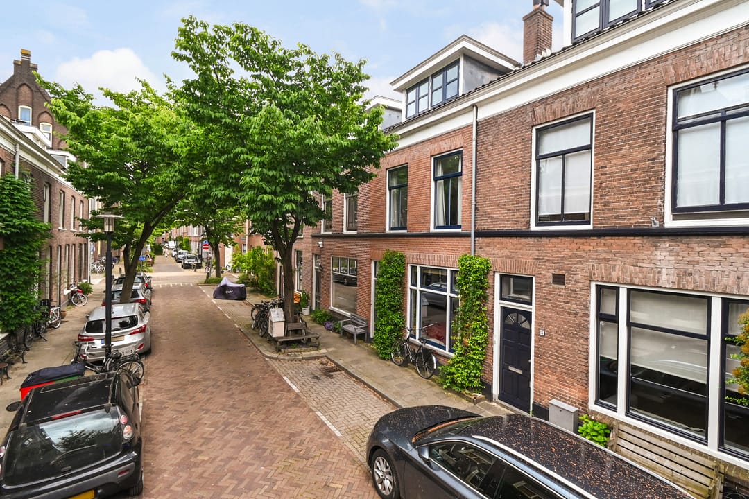 Spacious Family Home with Two Bathrooms in Popular Buiten Wittevrouwen — 38