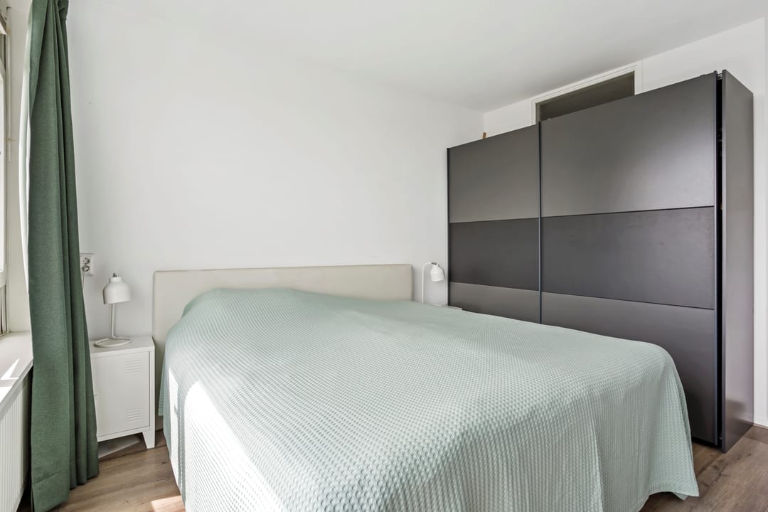 Charming 3-Room Apartment with Panoramic Views on the 7th Floor — 23