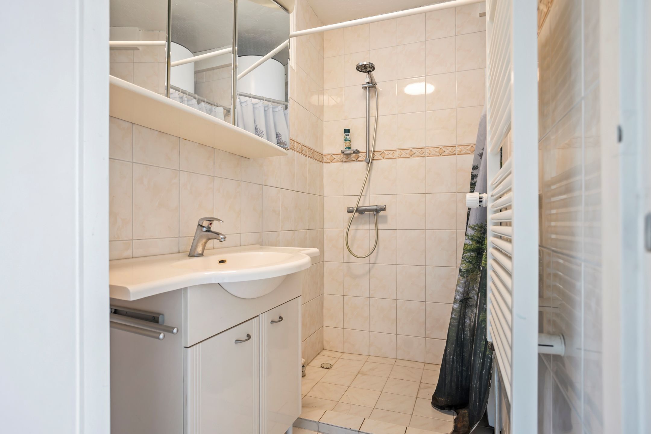 Charming 3-Room Apartment with Panoramic Views on the 7th Floor — 15