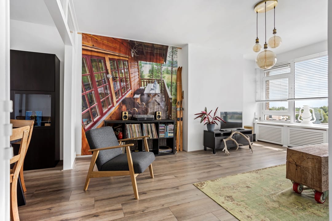 Charming 3-Room Apartment with Panoramic Views on the 7th Floor — 17