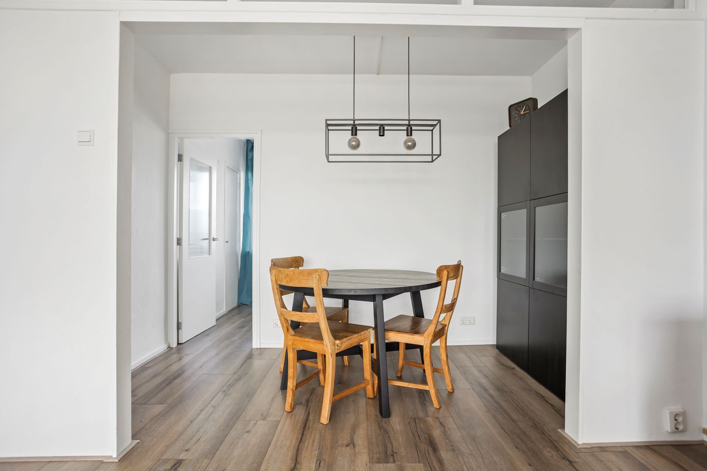 Charming 3-Room Apartment with Panoramic Views on the 7th Floor — 19