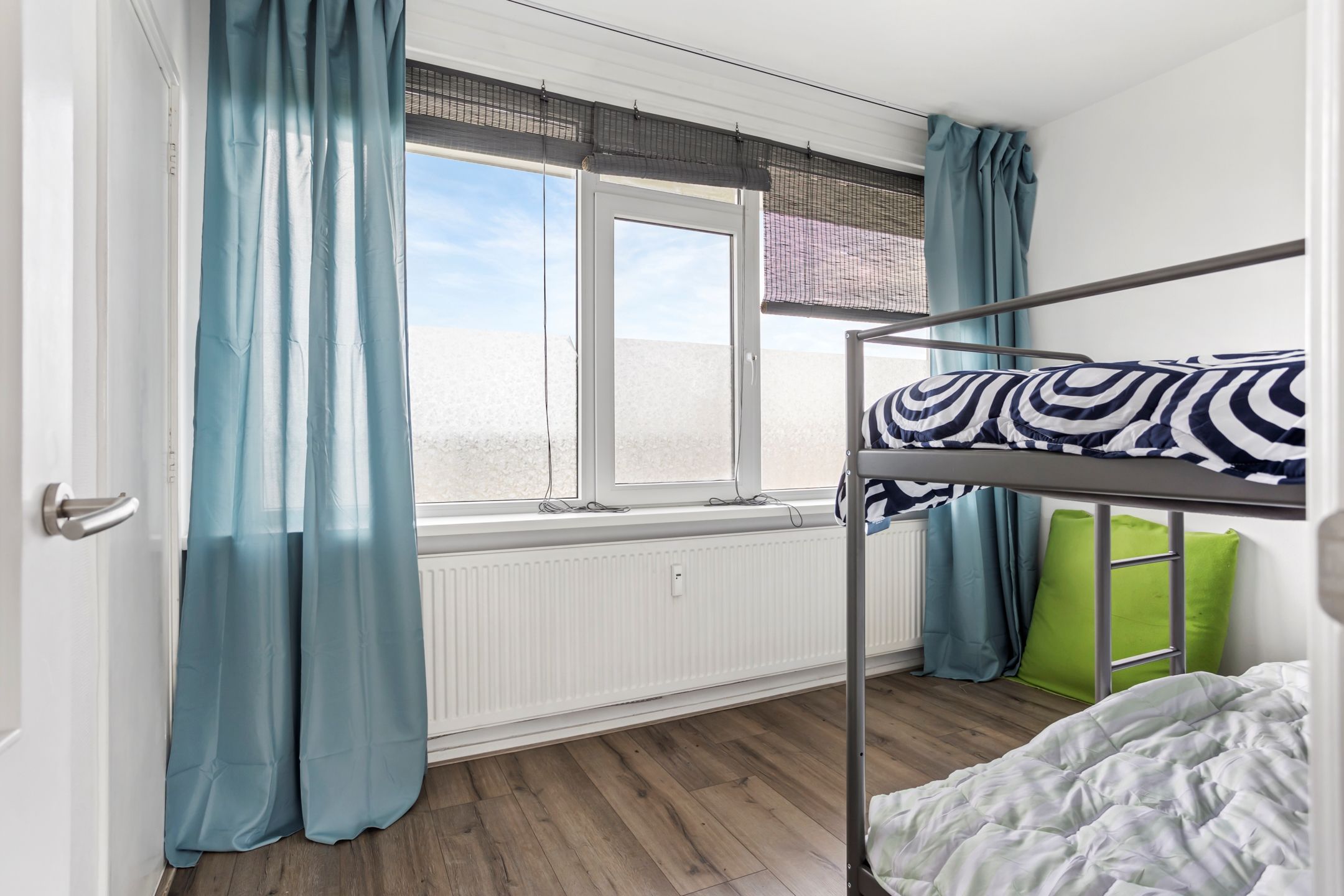 Charming 3-Room Apartment with Panoramic Views on the 7th Floor — 21