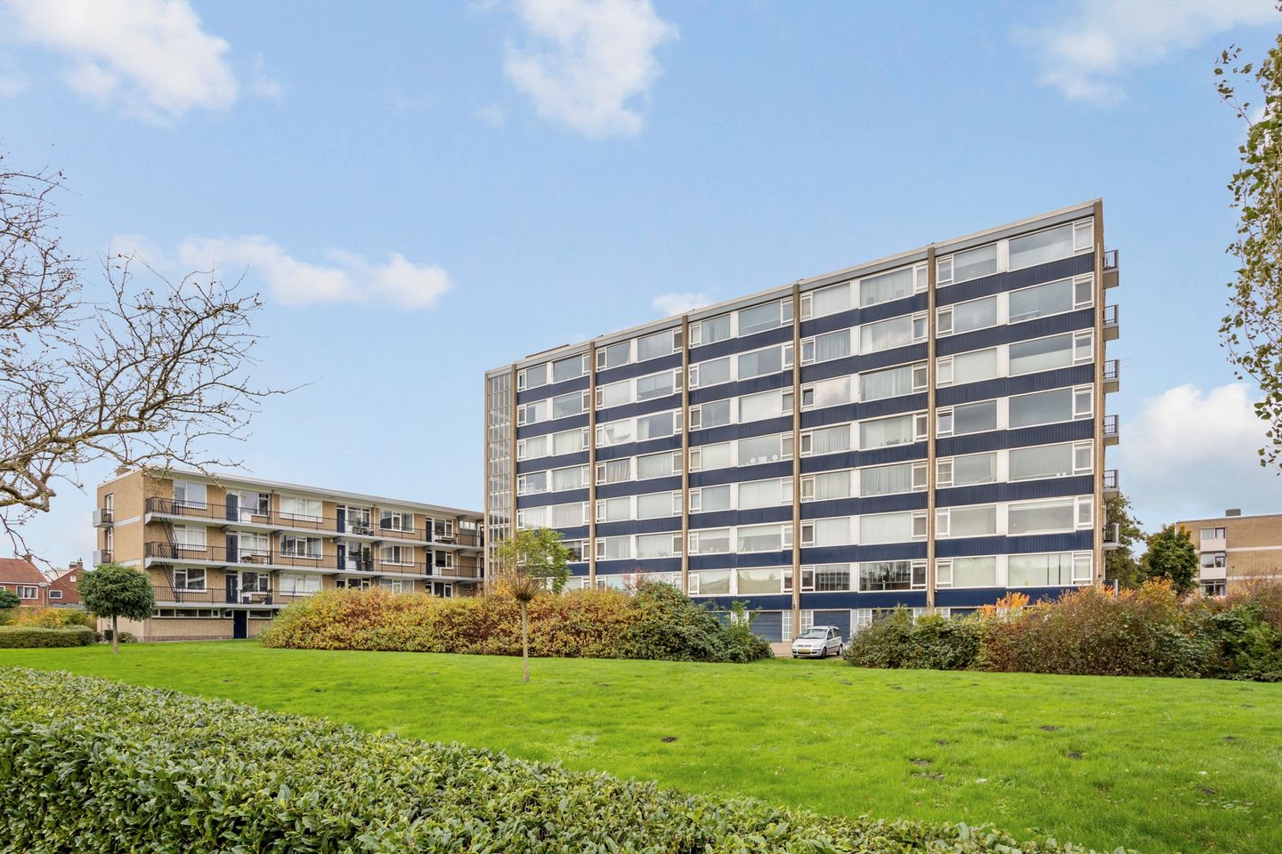 Charming 3-Room Apartment with Panoramic Views on the 7th Floor — 25