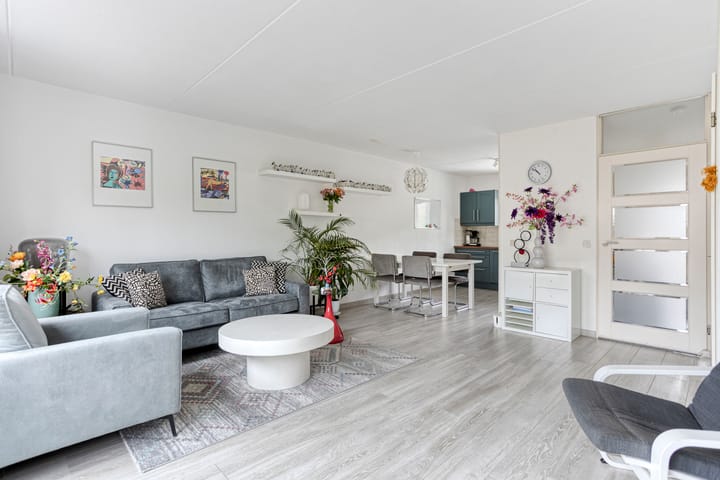 Photo 2 of Moeflonstraat 11