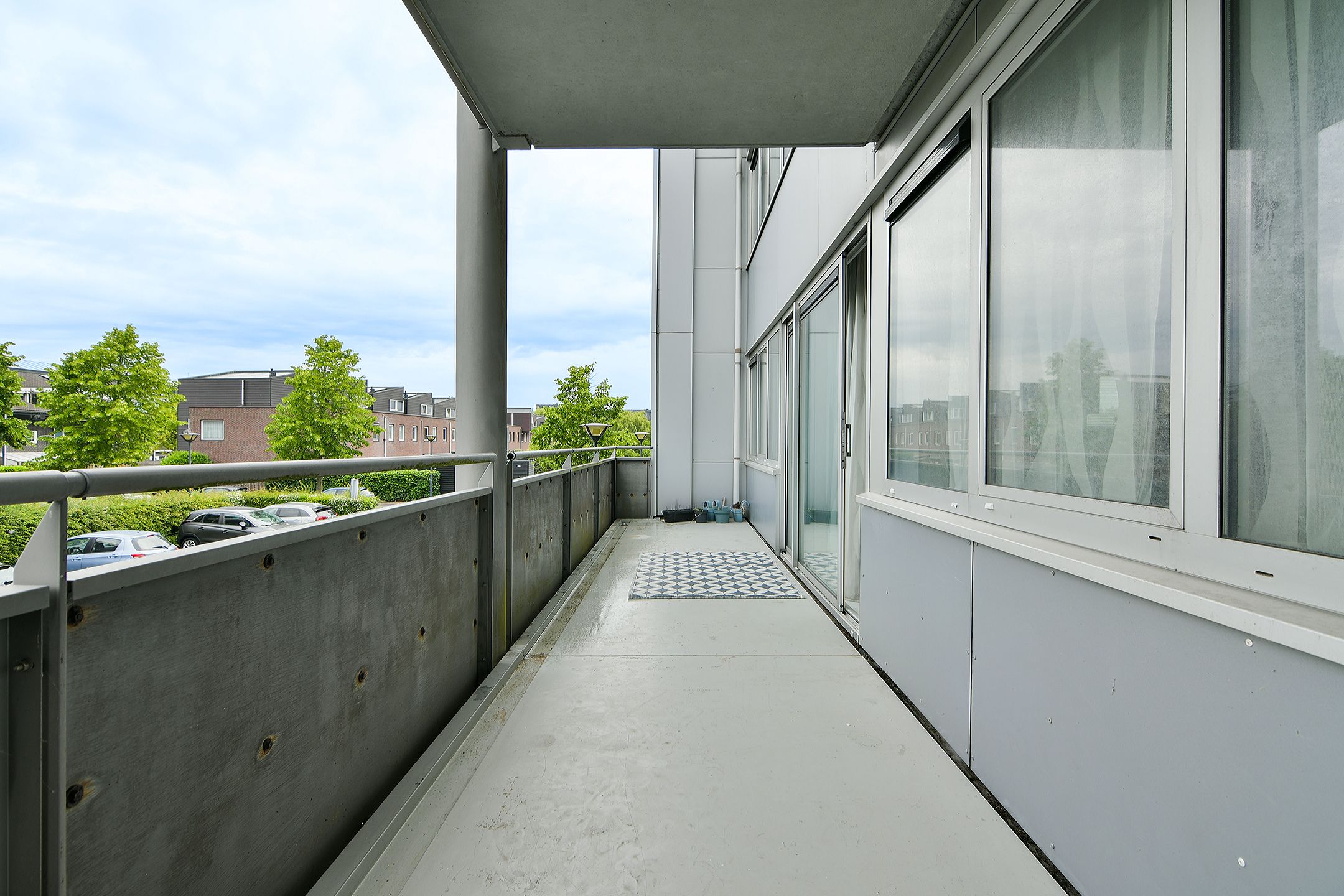 Spacious three bedroom apartment with private parking and large balcony in Floriande — 30