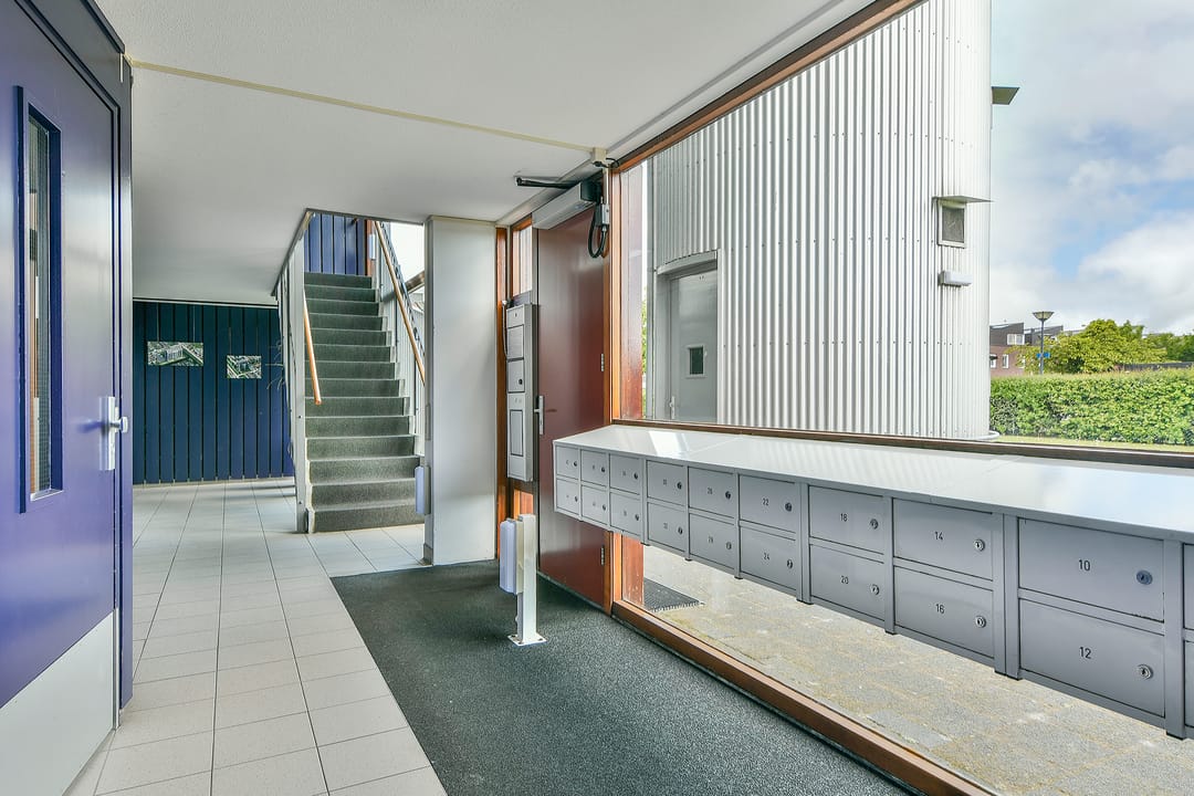 Spacious three bedroom apartment with private parking and large balcony in Floriande — 7