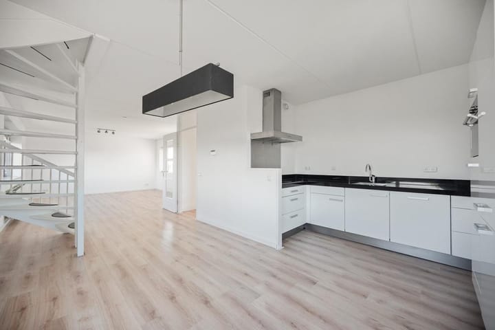 Appartement te koop: Vooronder 78, Almere