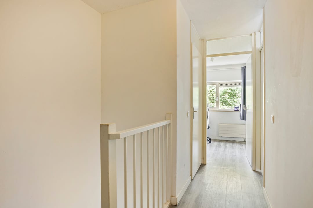 Spacious Sustainable Family Home with Carport in Buiksloterham — 37
