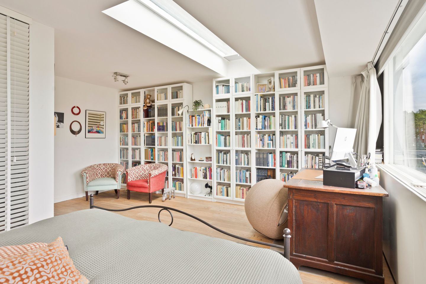 Spacious Sustainable Family Home with Carport in Buiksloterham — 29