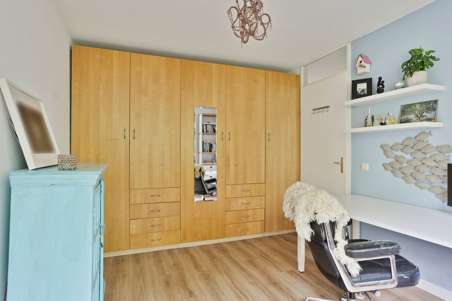 Spacious Sustainable Family Home with Carport in Buiksloterham — 34