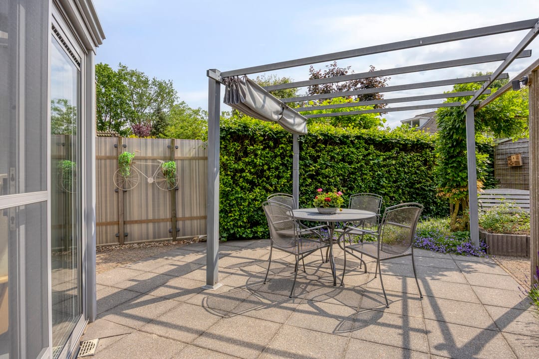 Surprisingly Spacious Family Home with Park Views and Sunroom — 22