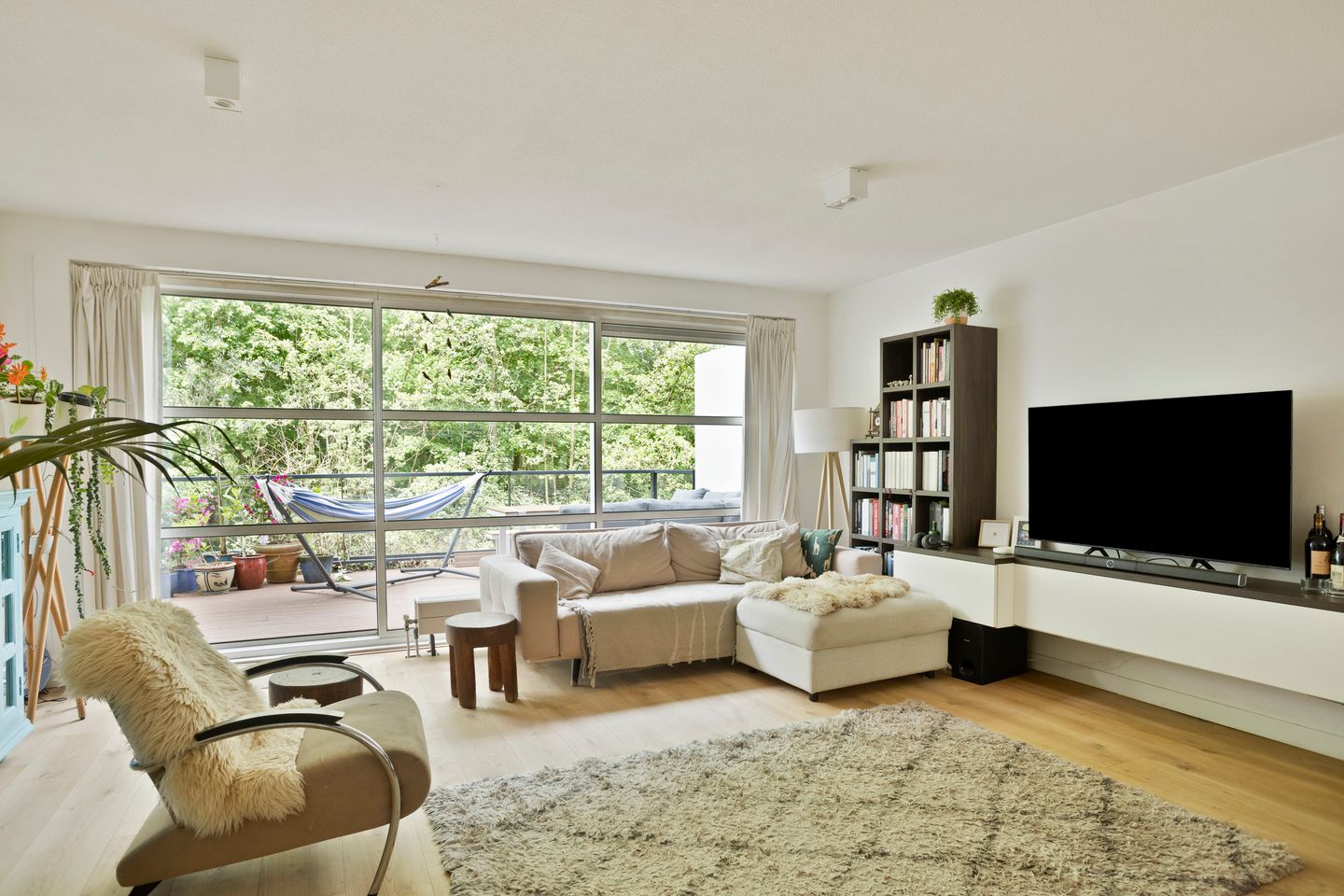 Spacious Sustainable Family Home with Carport in Buiksloterham — 19